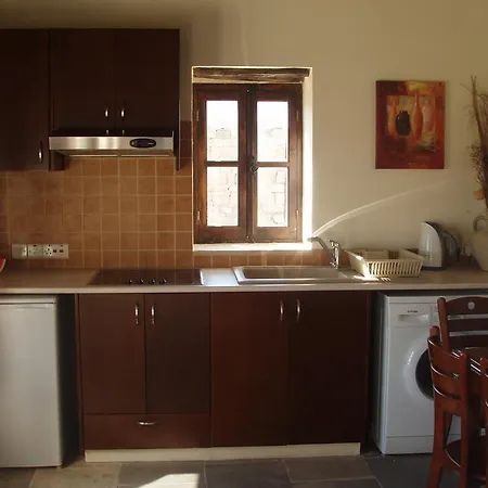 Vrakas House
