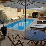 Vrakas House * Tokni