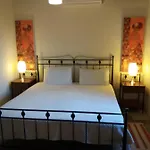 Vrakas House