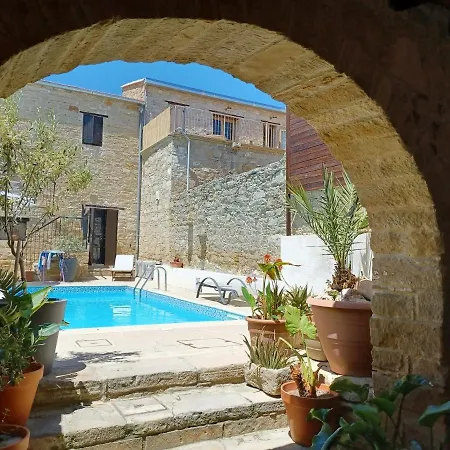 Vrakas House Tochni