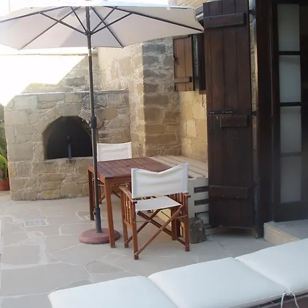 Vrakas House Tochni