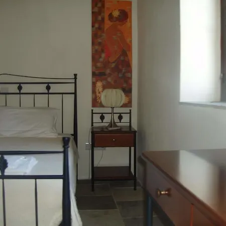 Landhuis Vrakas House *