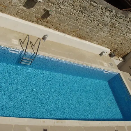 Vrakas House Tochni