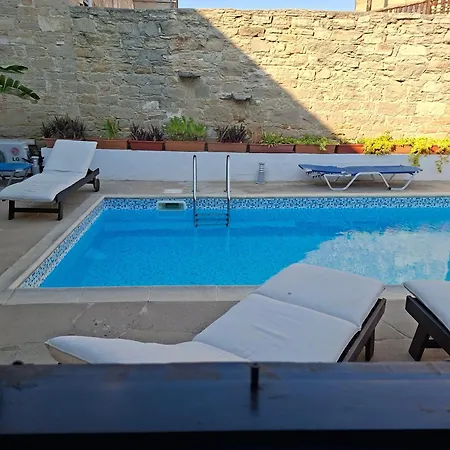 Vrakas House *