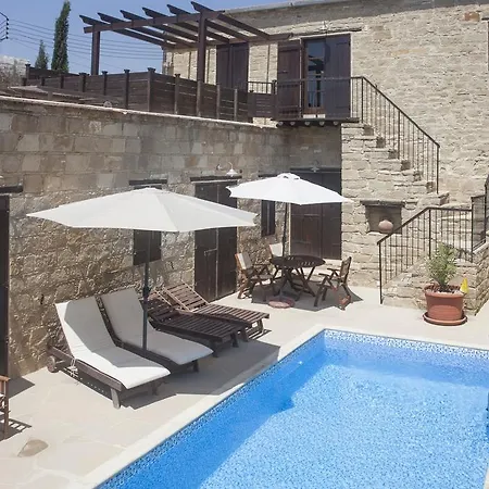 Landhuis Vrakas House